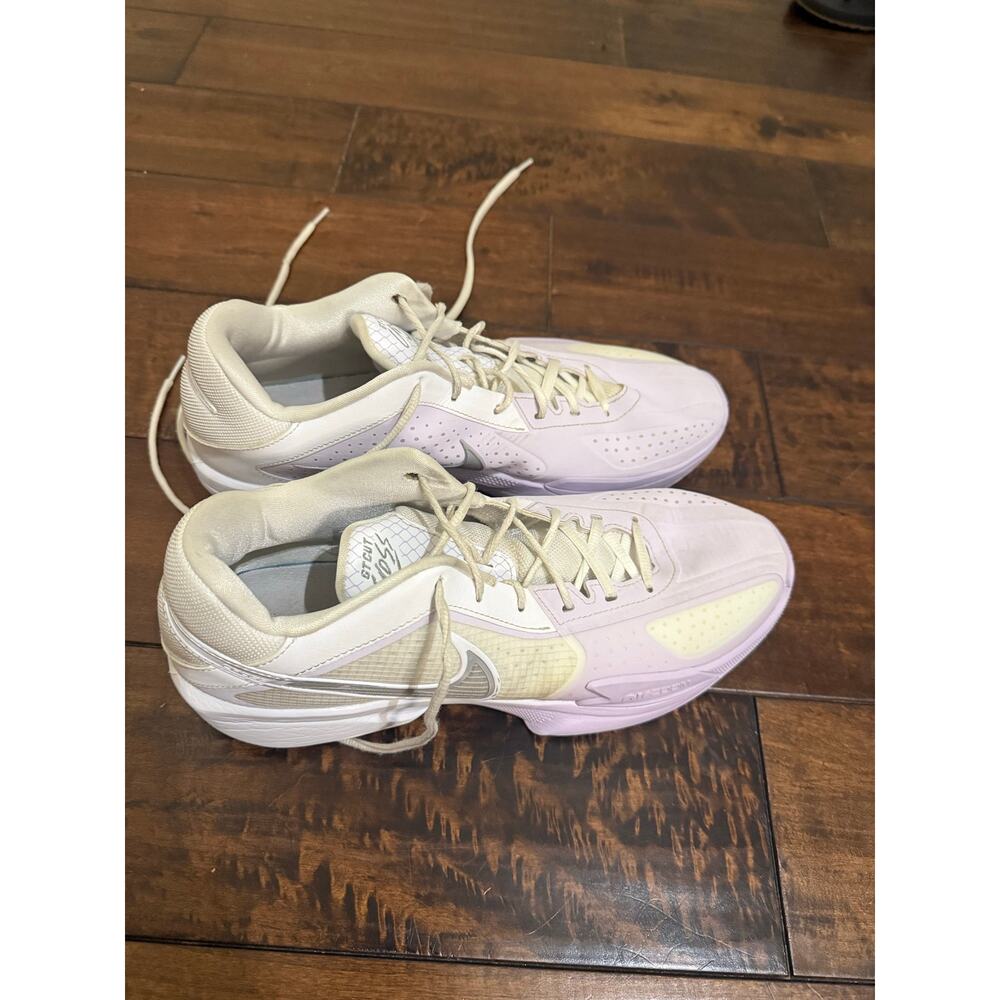 G.T. Cut Cross Basketball Shoes Size 10.5